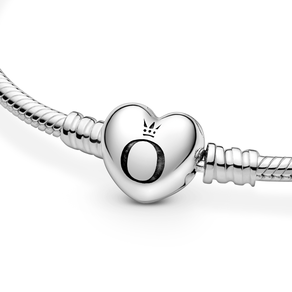 Brazalete Cadena de Serpiente con Broche de Corazón