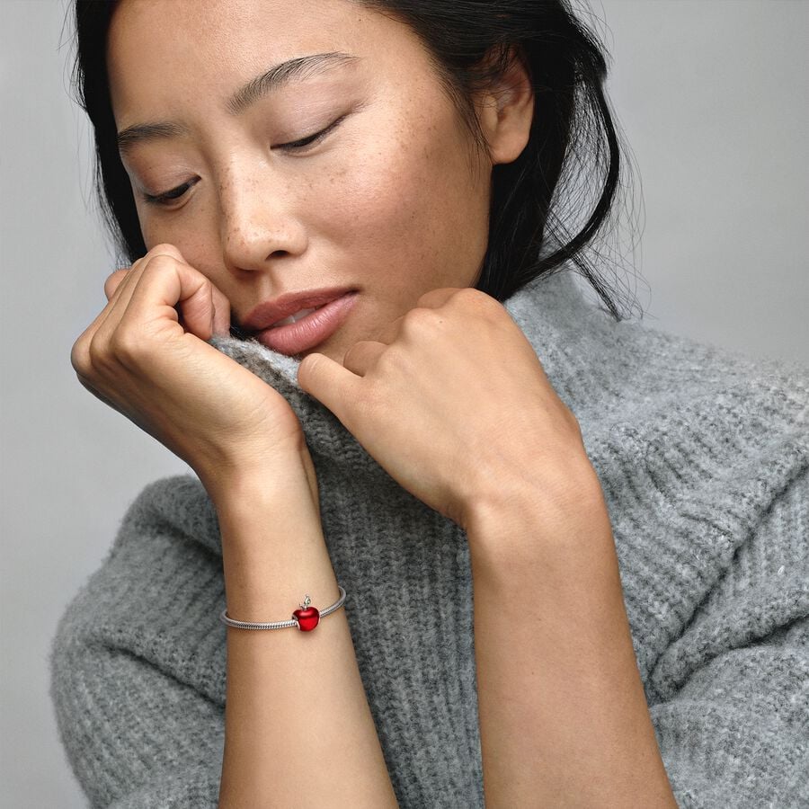 Manzana Roja Charm